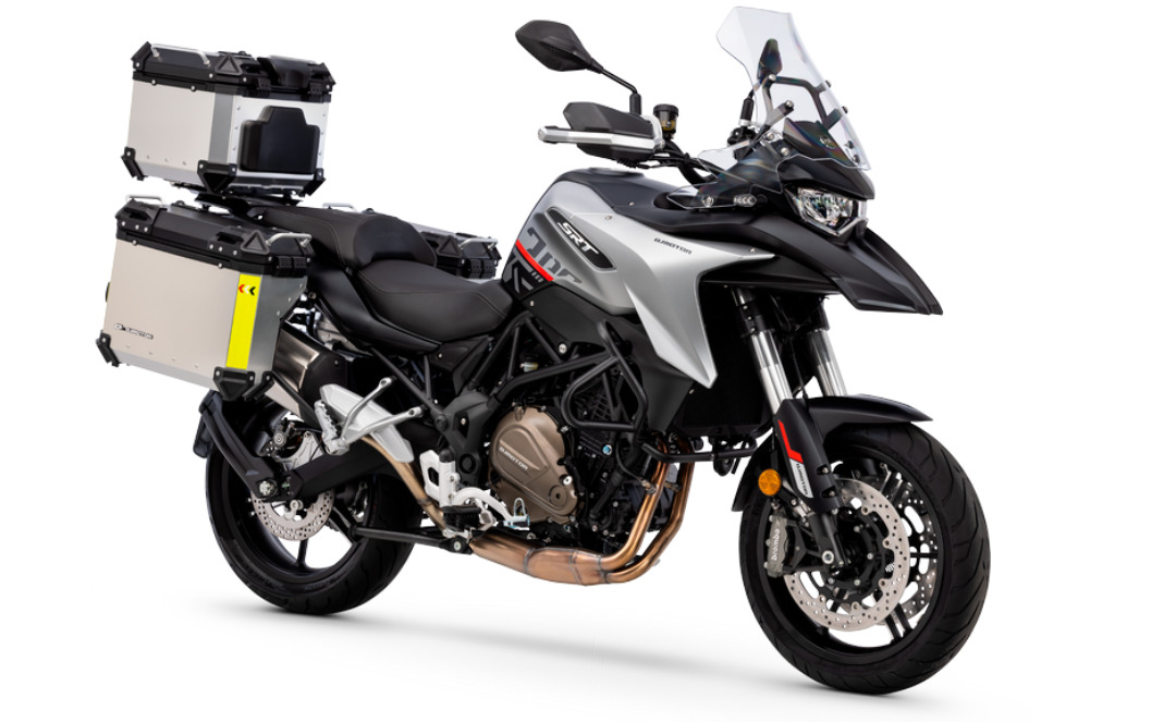 QJ SRT 700 — The Doctor Motos Barcelona — foto 1