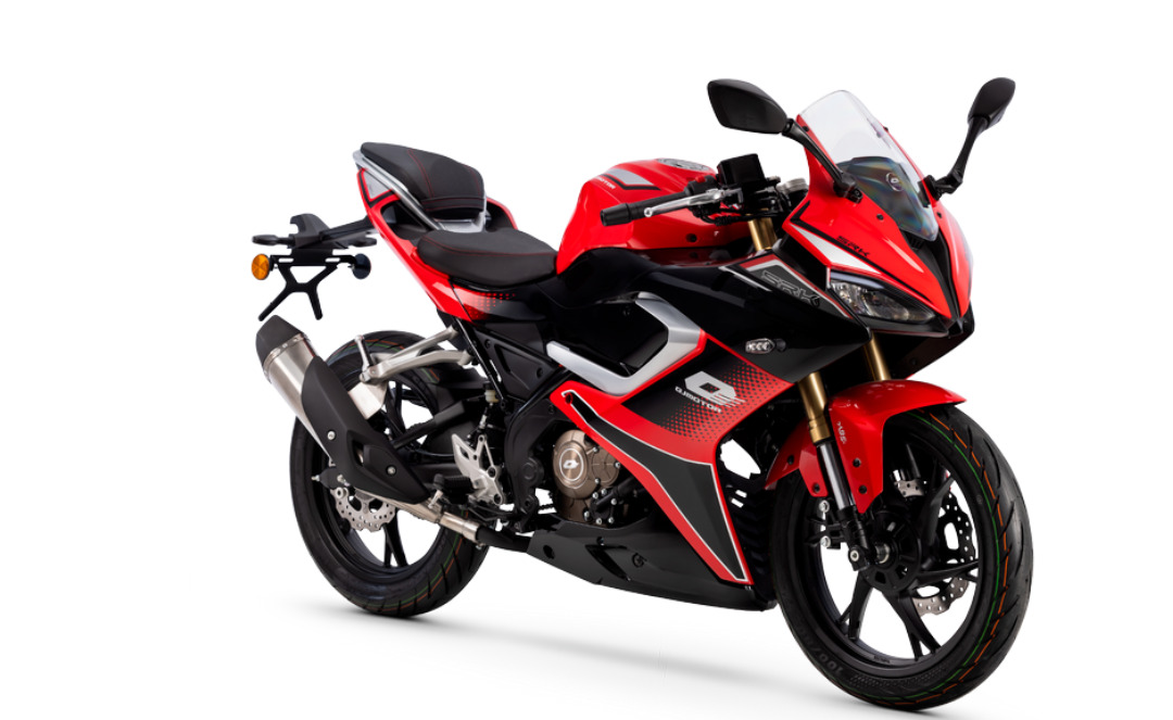 QJ SRK 125R — The Doctor Motos Barcelona — foto 1