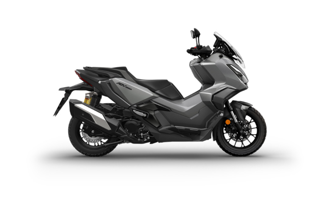 Honda ADV 350 — The Doctor Motos Barcelona — foto 1
