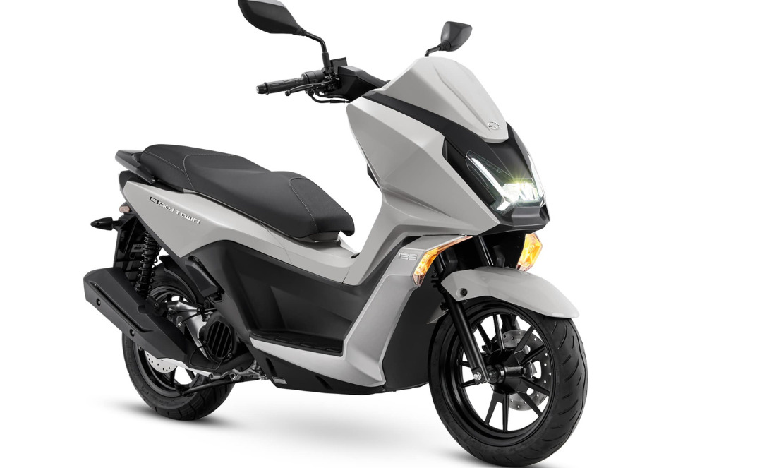 Kymco Sky Town — The Doctor Motos Barcelona — foto 2