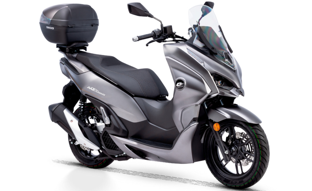 QJ MTX 125 — The Doctor Motos Barcelona — foto 2