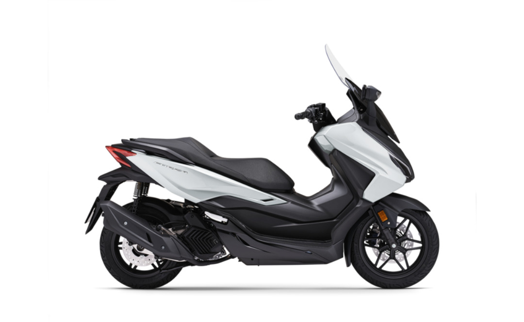 Honda Forza 125 — The Doctor Motos Barcelona — foto 1